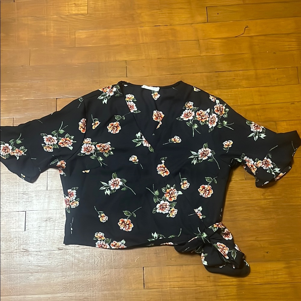 Stitch Fix Lush Floral Wrap Blouse size Medium